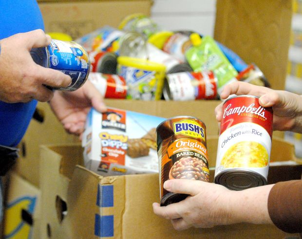 food-pantry-donation food-pantry-donation